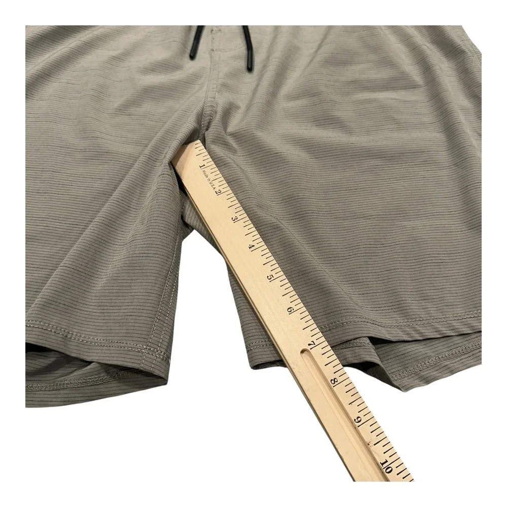 Vuori Kore Shorts Mens Size XL Stretch Drawstring Performance Lined v390 - Picture 6 of 13